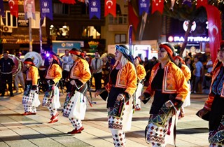Siyah İnci İçin Görkemli Festival Başladı